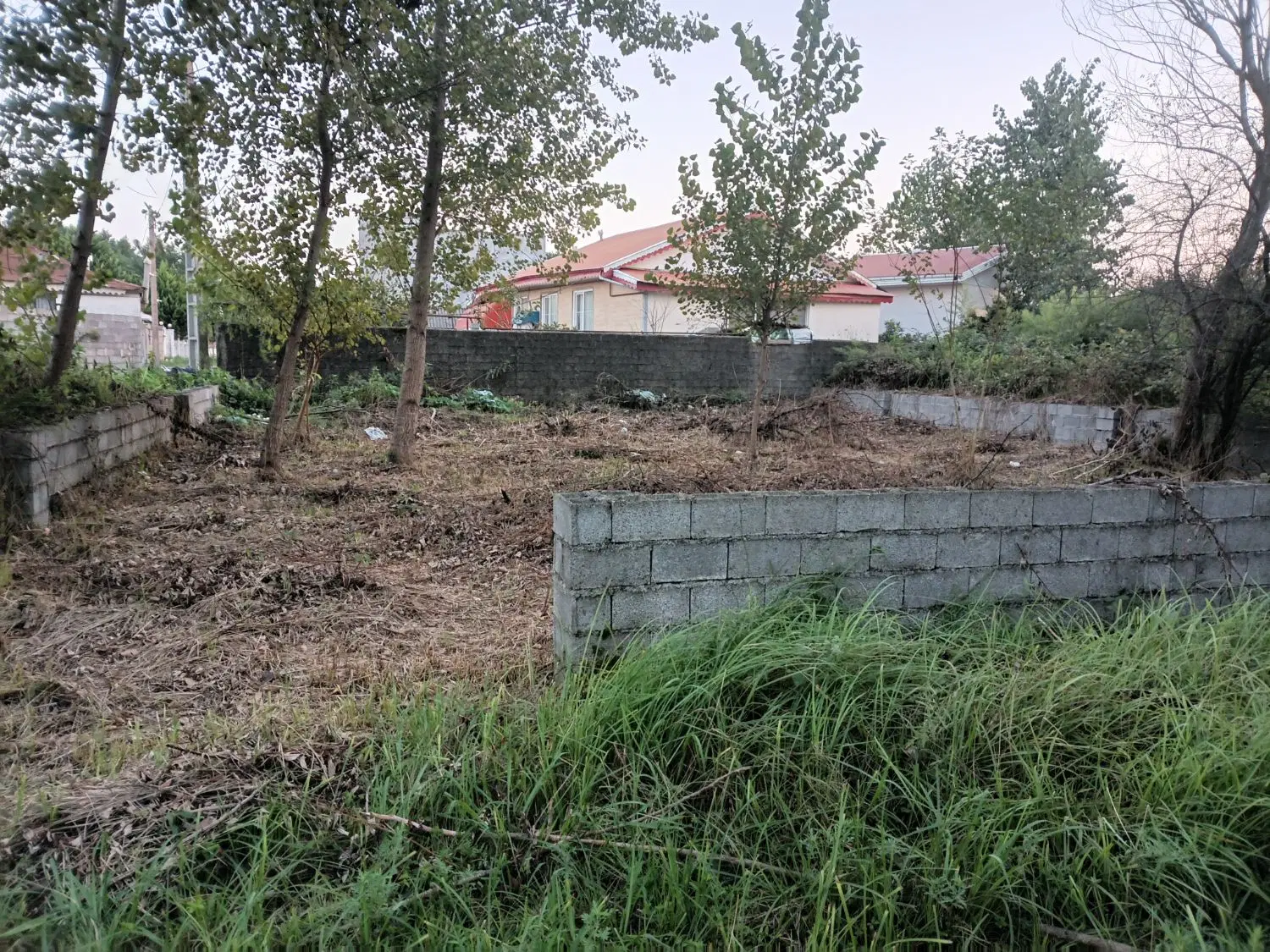 ۲۸۰ متر زمین مسکونی دارای سند و مجوز ساخت ساحلی