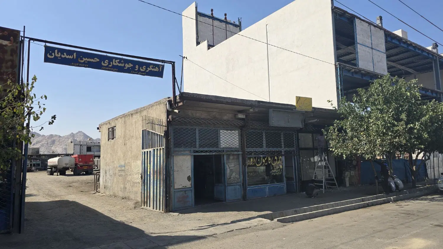 اجاره مغازه حاشیه با صحن گاراژ