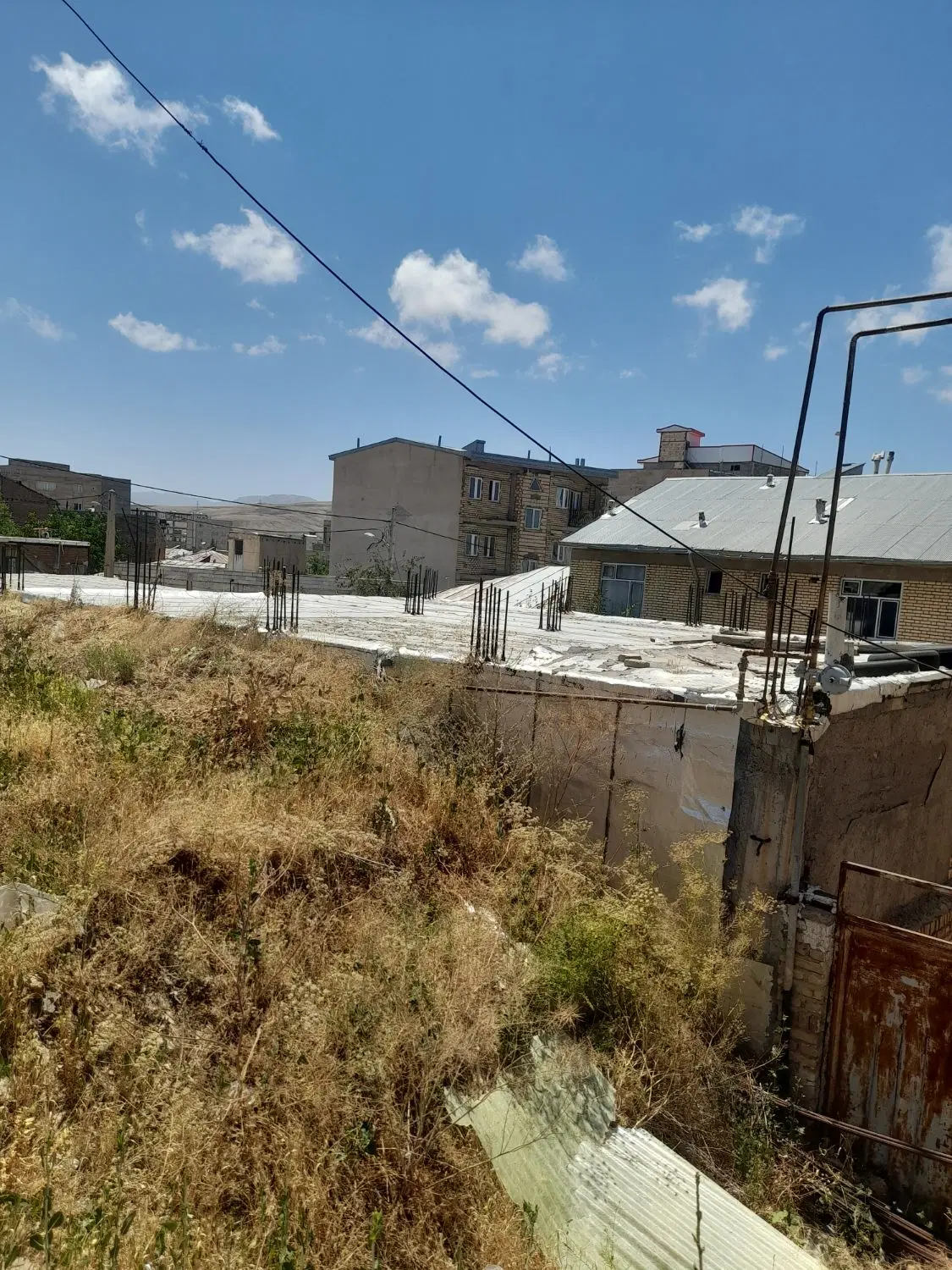 خانه ای  با مساحت  ۲۱۴ متر