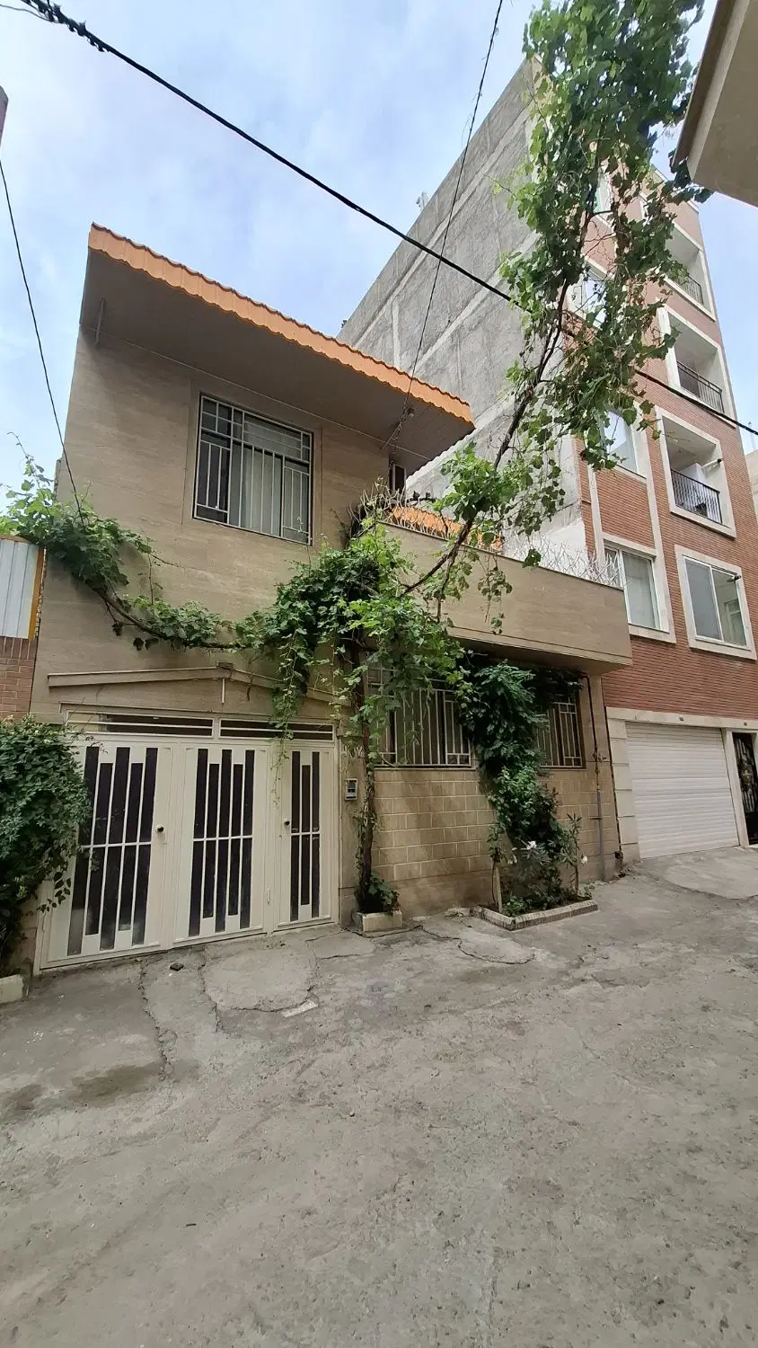 منزل دربست ، دوبلکس ، فرحبخش غربی ، دارایی