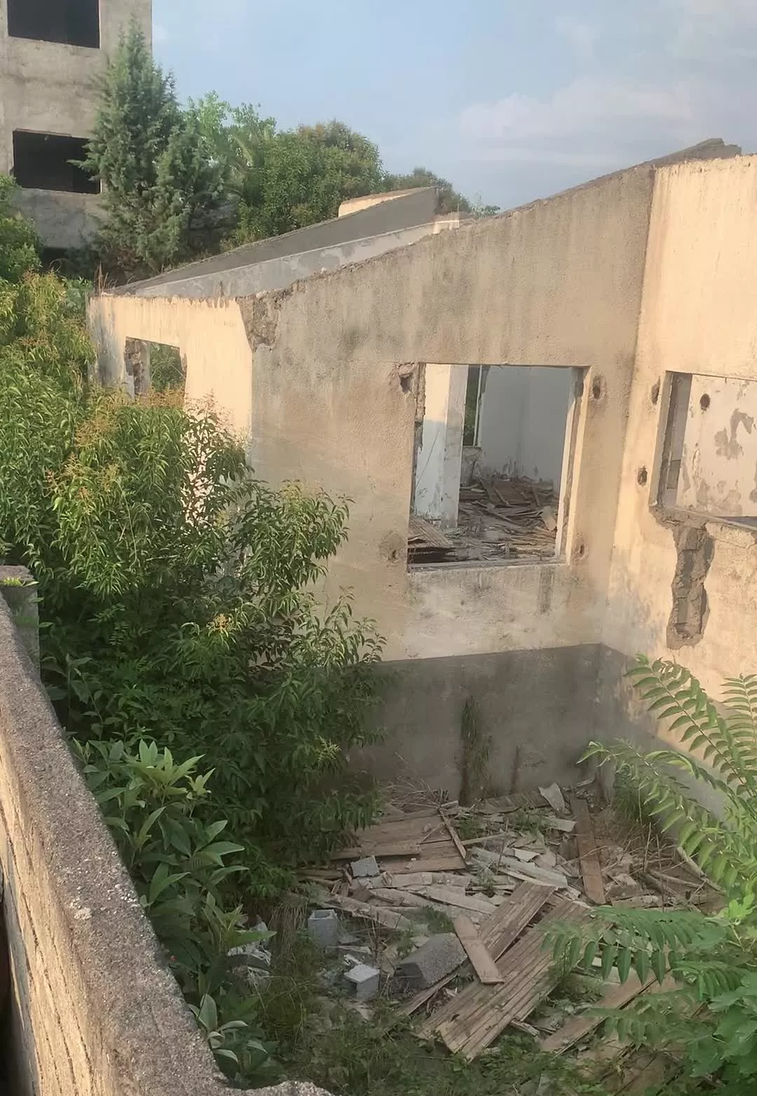 زمین کلنگی اداری تجاری