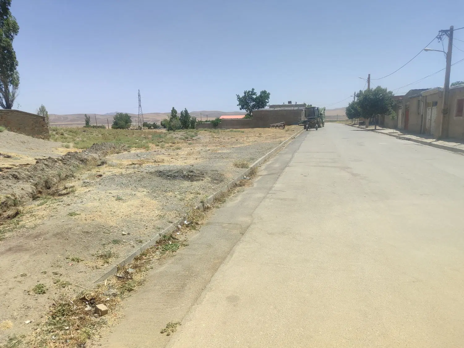 زمین مسکونی و کارگاهی