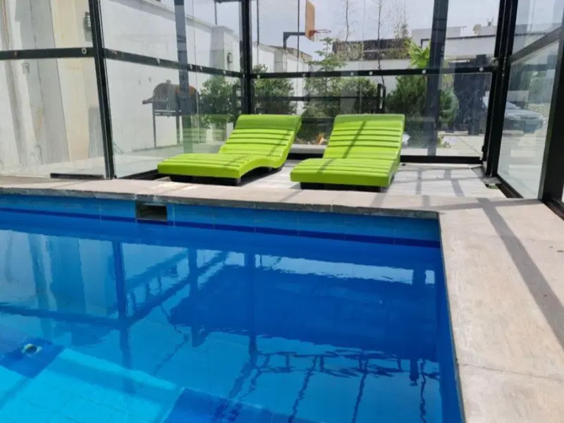ویلا استخردار شیشه ای