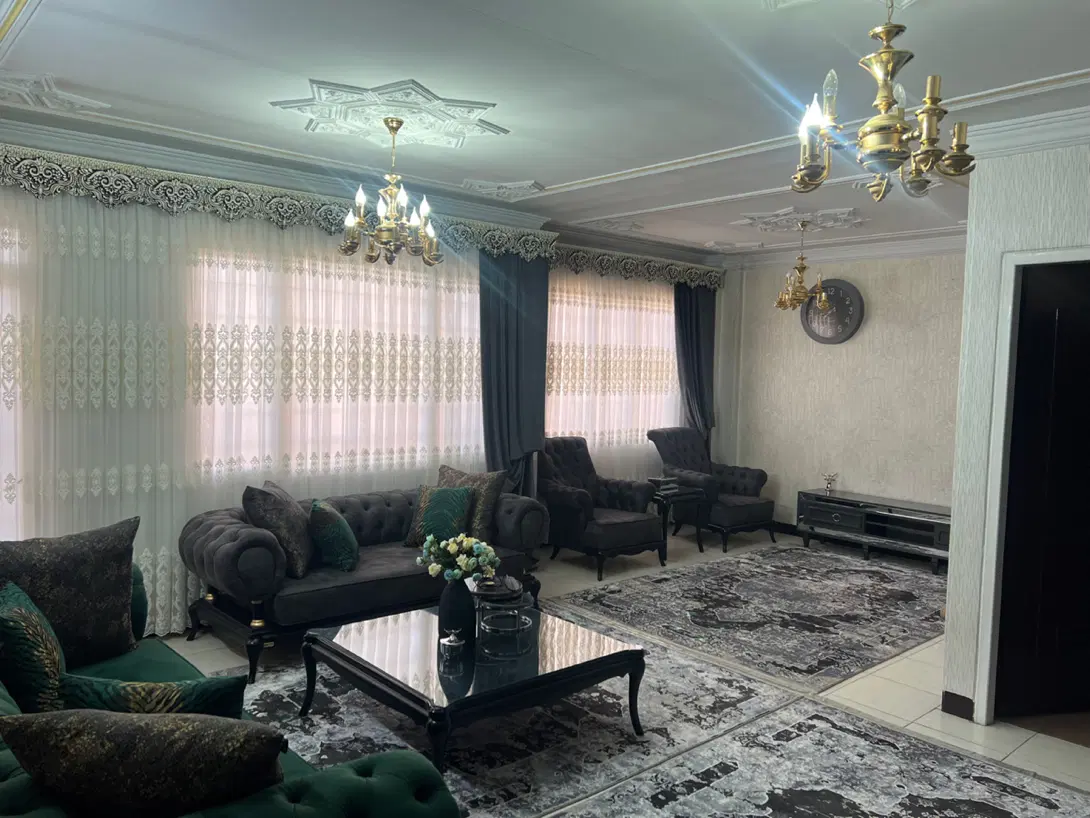 فروش یک واحد مسکونی در استادان