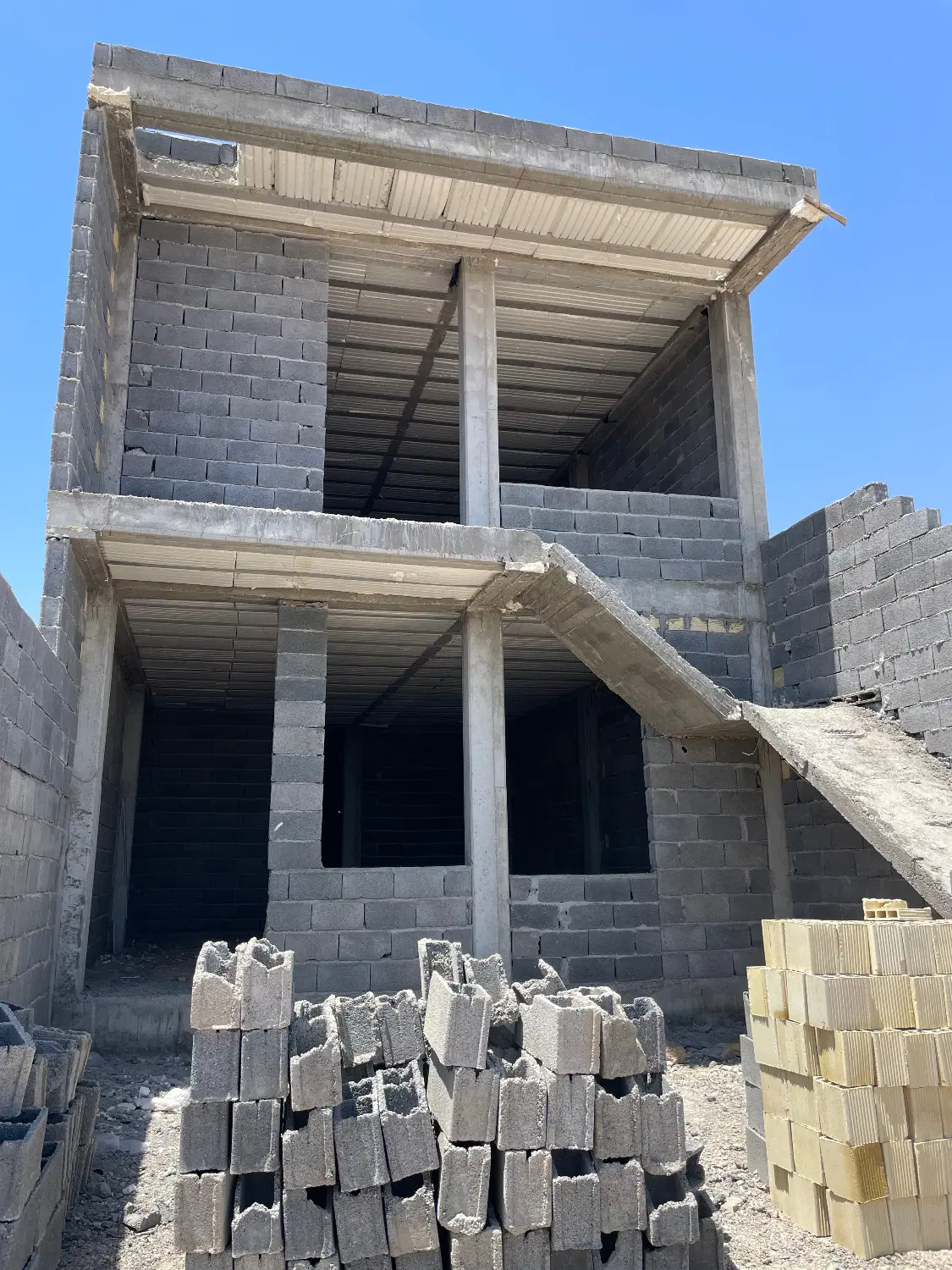 فروش دو واحد نیمه کاره تنگک ۲