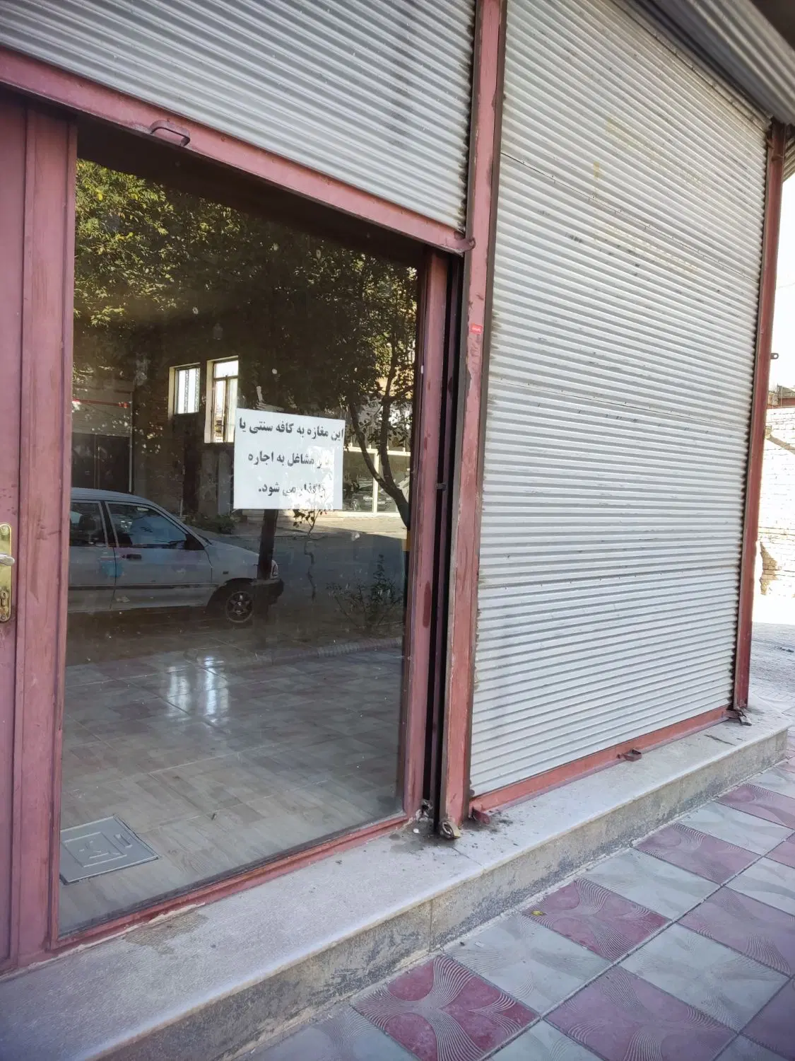 مغازه ۳ دهنه ۹۷ متری