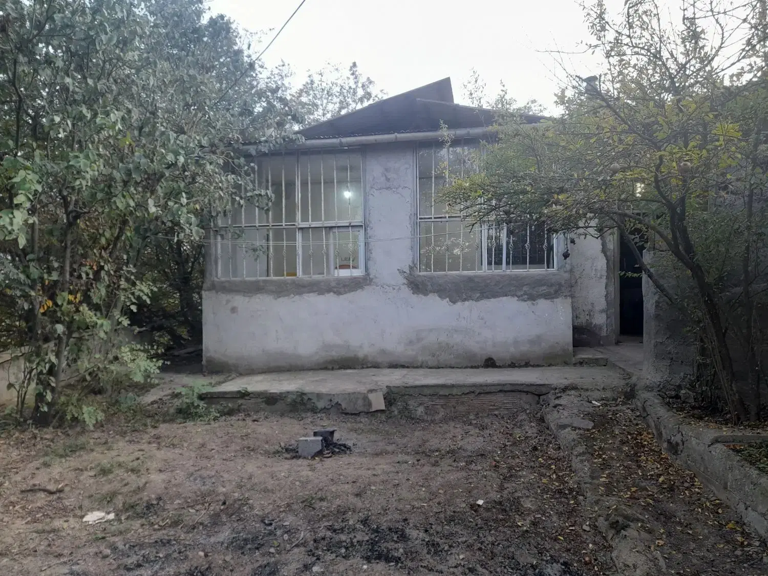 یک قطعه زمین ۲۲۰متری