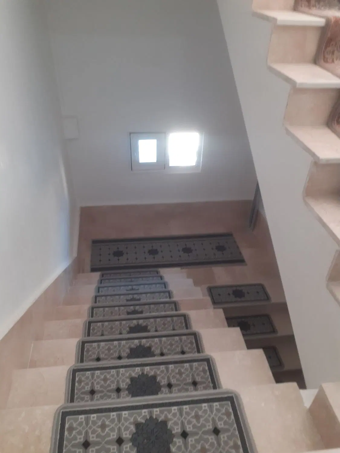 مسکونی و تجاری ۳۶۰ متر دونبش بر خیابان ۱۶ متری