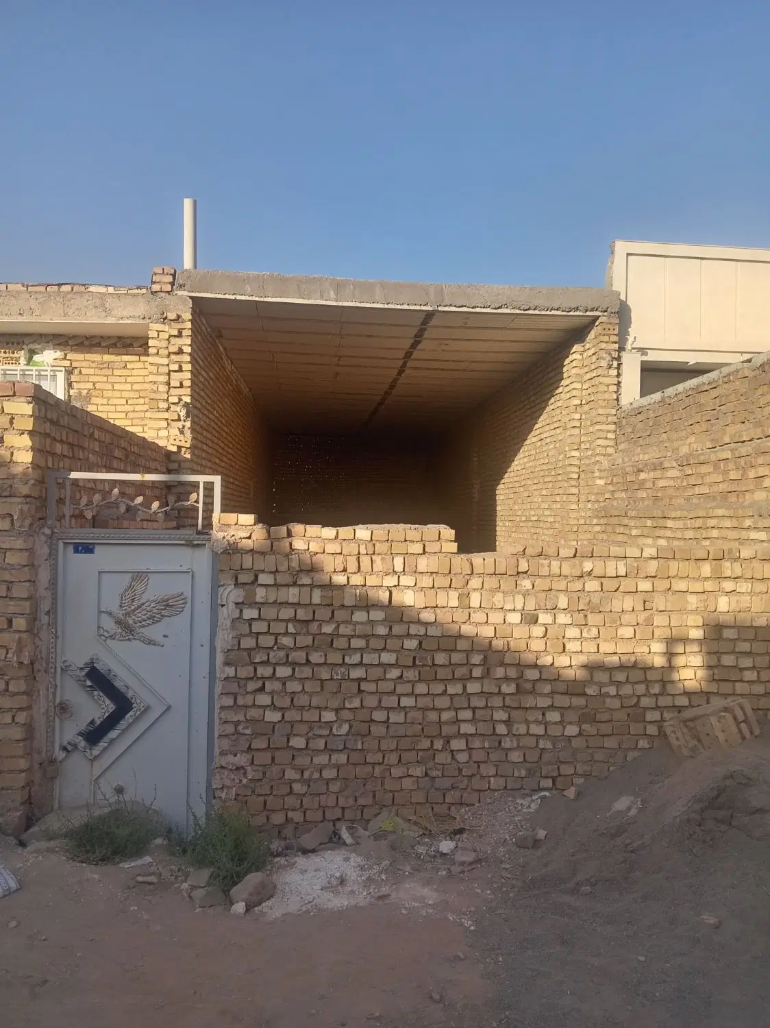 خانه نیمه ساز