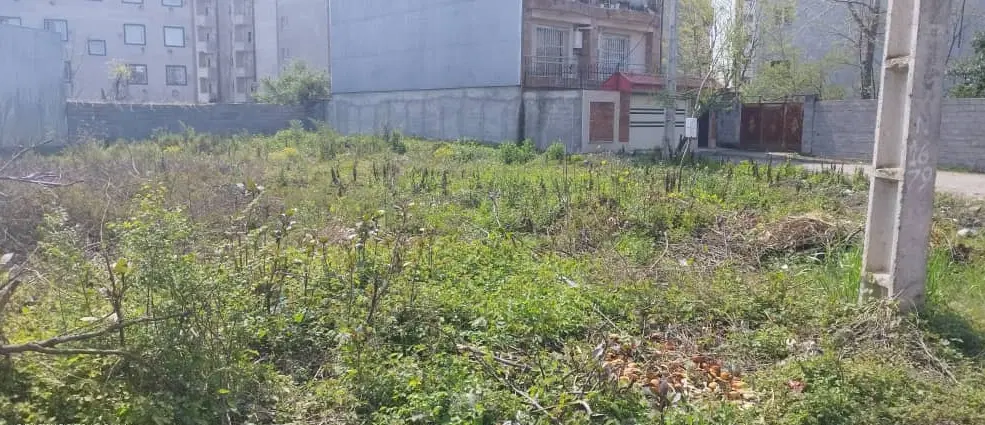 یک قطعه زمین ۸۵۰ متری
