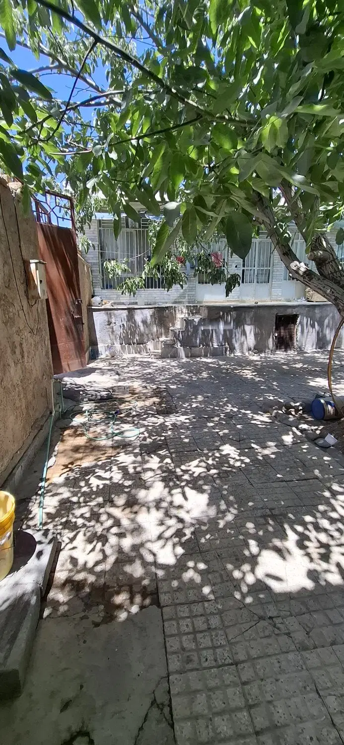 خانه  حیاط دار جای مناسب