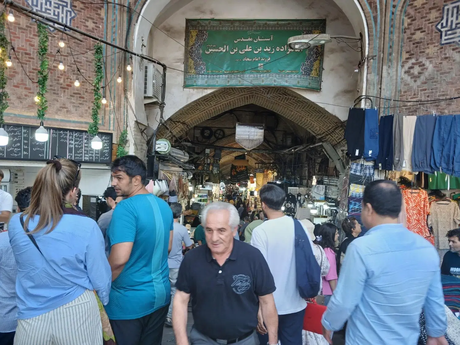 ۱۲متر مغازه پاساژ رضا منوچهرخانی