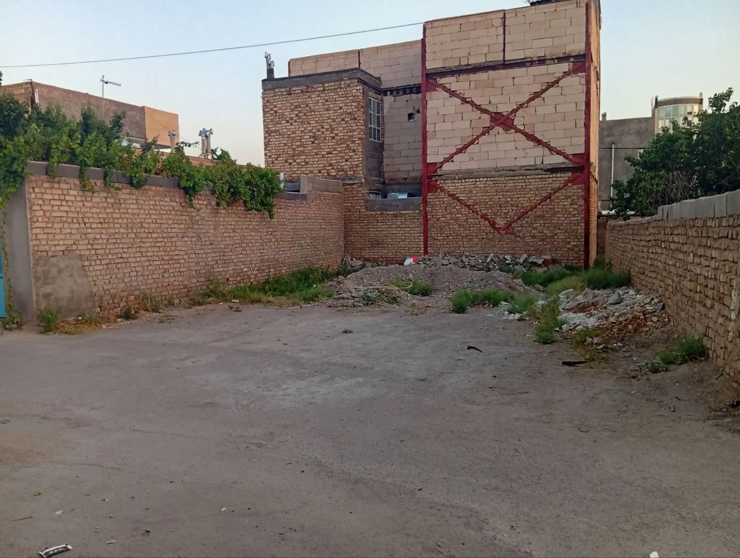 زمین مسکونی