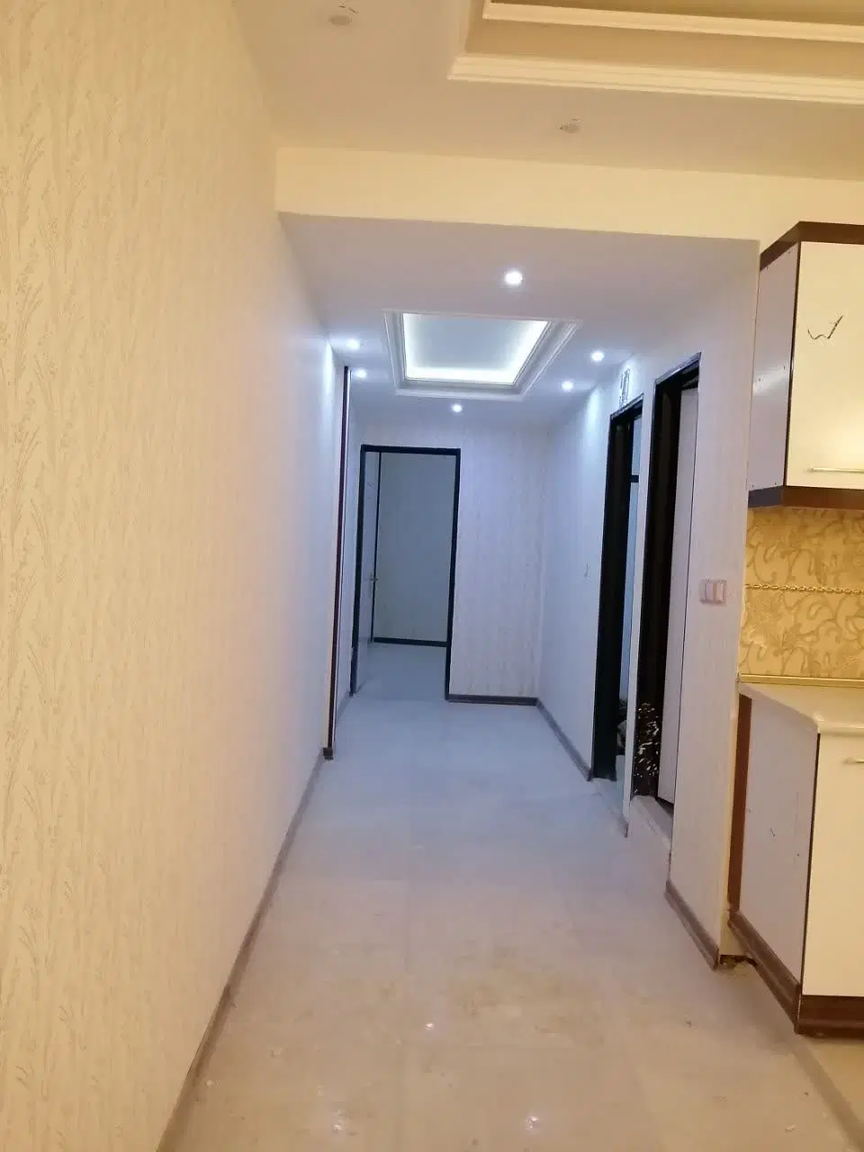 آپارتمان فروشی 90 متری منزل آباد