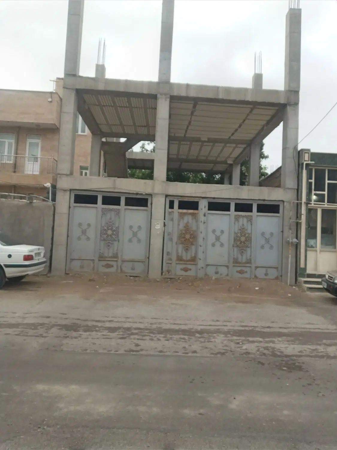 خانه نیمه کاره