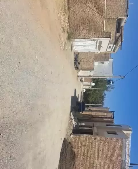 قطعه ۱۰۰ متری در کوچه ۸ متری