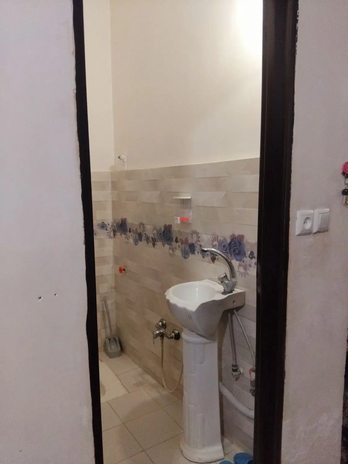 ۱۲۵ متر طبرسی شمالی ۵۳  عرفانی ۳۸ همکف