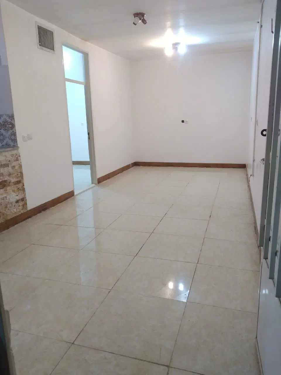 منزل فروشی صالح آباد نوساز تمیز 65 متر یک خوابه