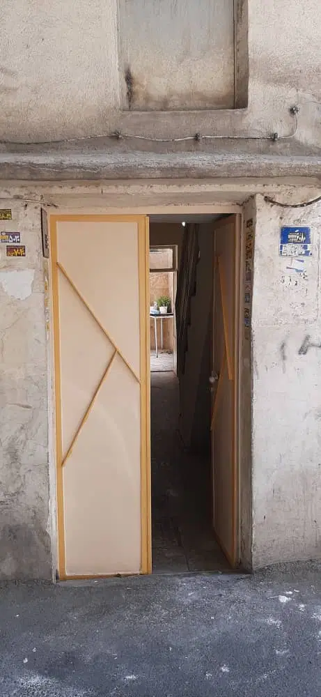 ۷۸متر ۳طبقه اول کوچه بر۶.قابل سکونت