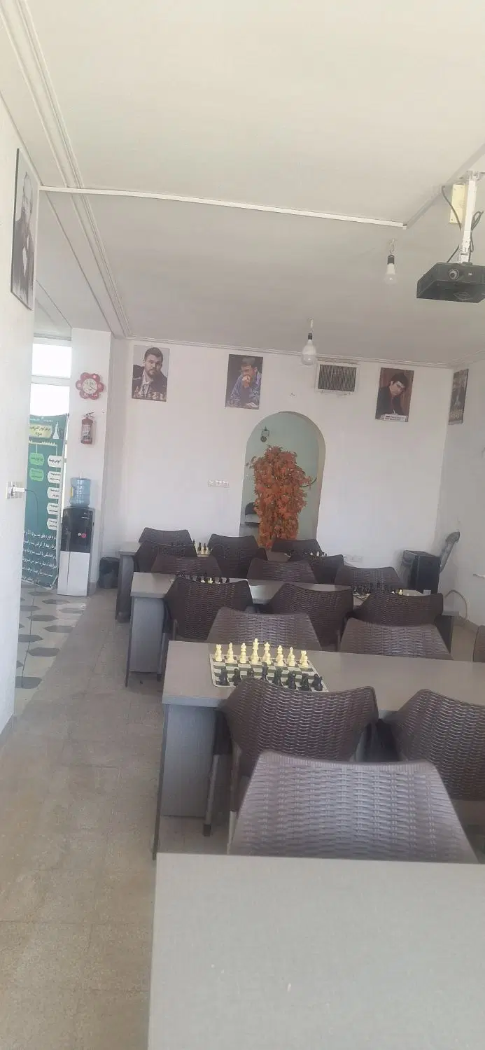 طبقه دوم منزل سه خوابه بر خیابان