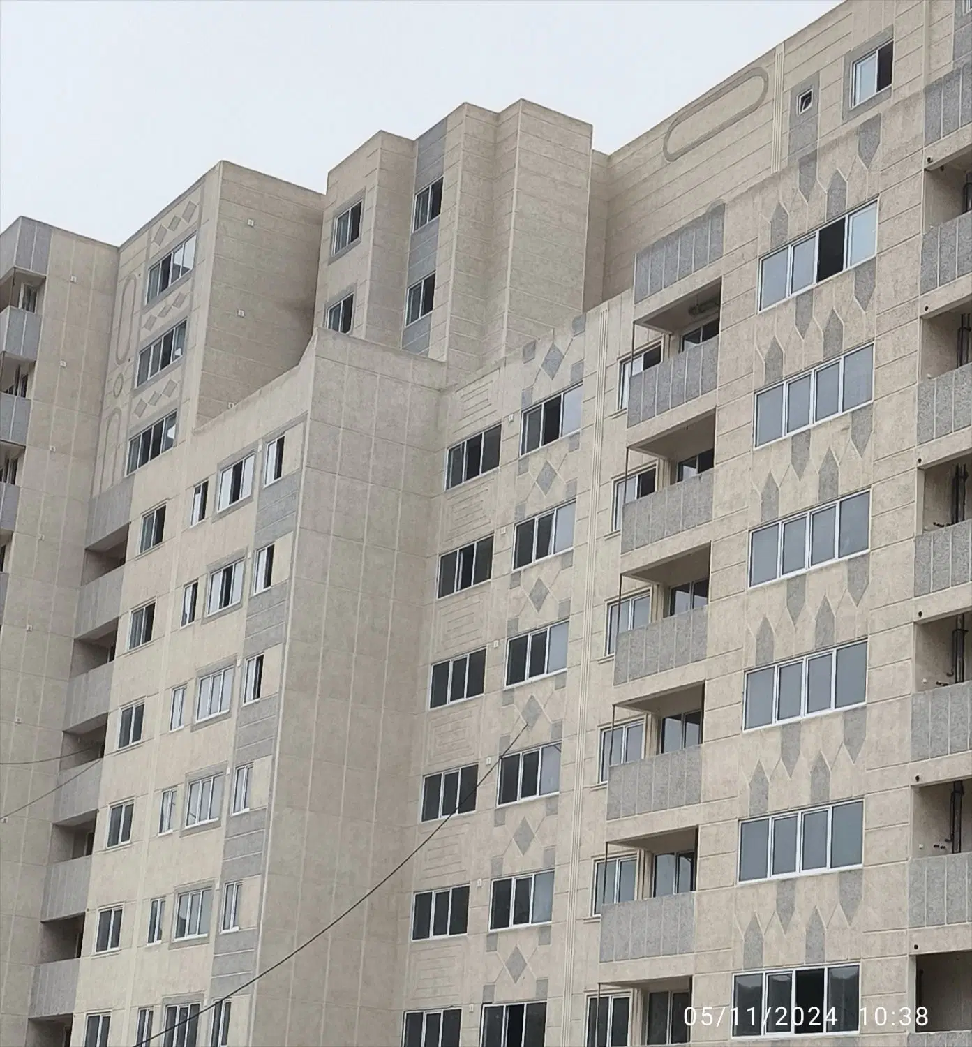 آپارتمان ۱۱۳ متر با حیاط اختصاصی، نیاوران