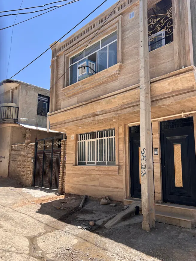 ساختمان دو طبقه