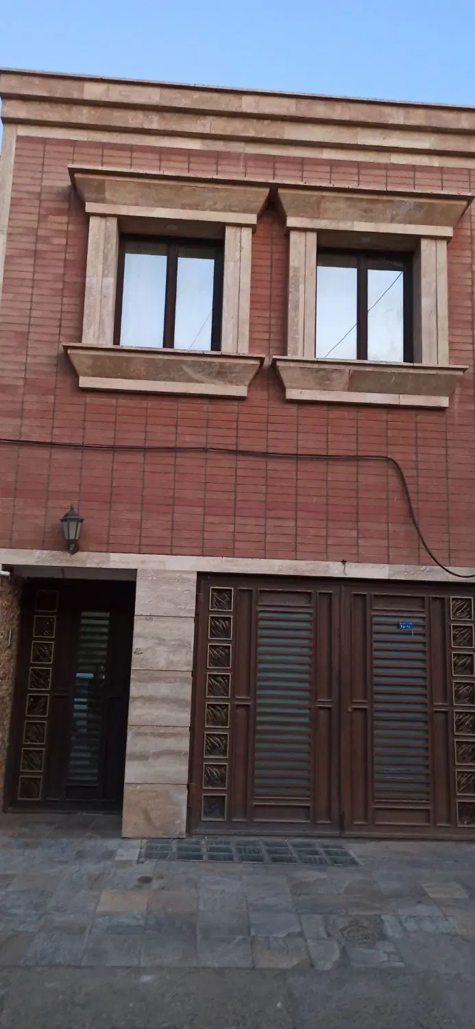منزل مسکونی ۲ طبقه فاز ۲ خیابان مخابرات