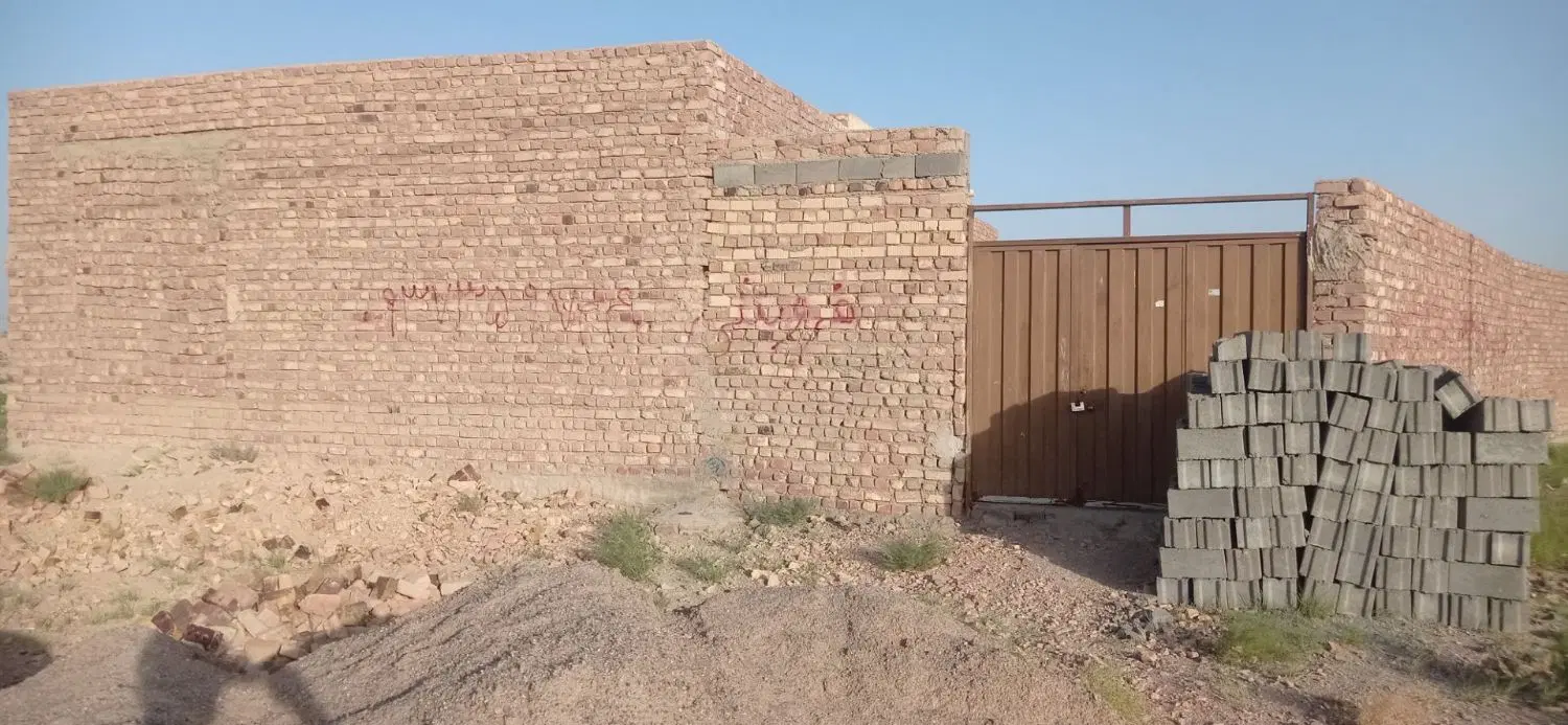 خانه باغ نیمه ساز