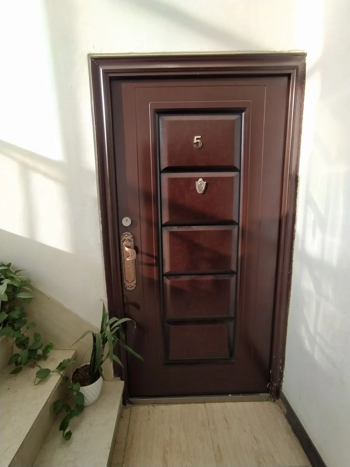 فروش واحد آپارتمان فول امکانات در شهرک ظفر