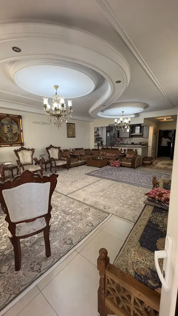تراورتن دوخوابه با پارکینگ نما