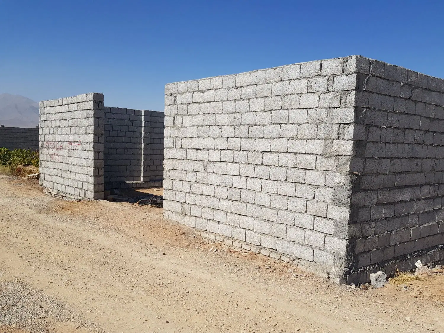 چهاردیواری باغ باآب دوکله فروش ومعاوضه باماشین
