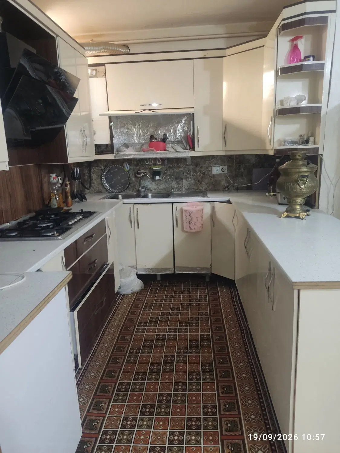 فروش آپارتمان همکف ازهشت واحد بهارستان شش
