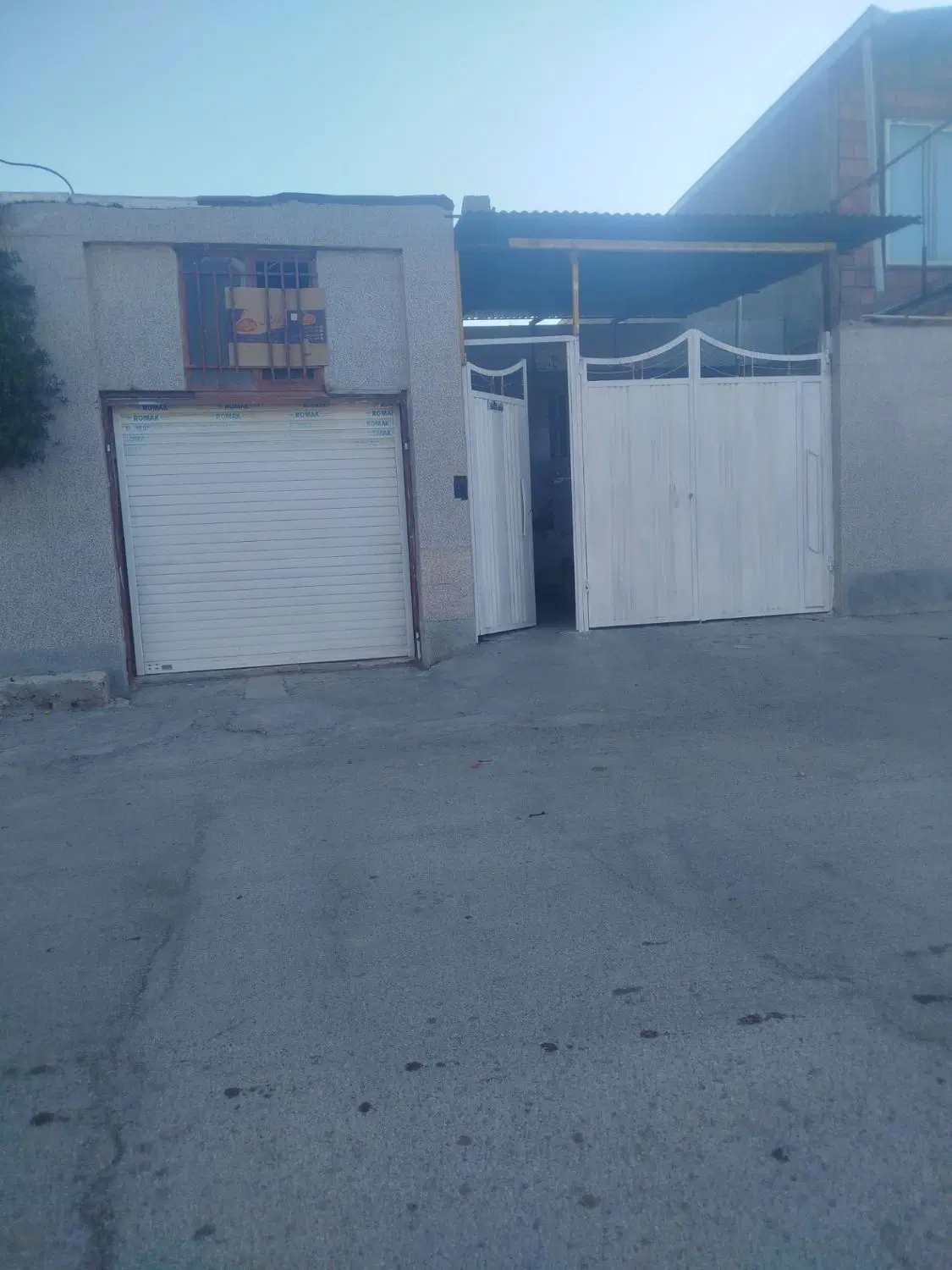 خانه مسکونی واقع در مرکز سکنج ماهان