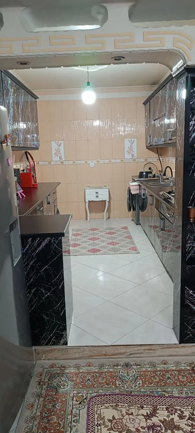واحد هشتاد متری در وجه آباد