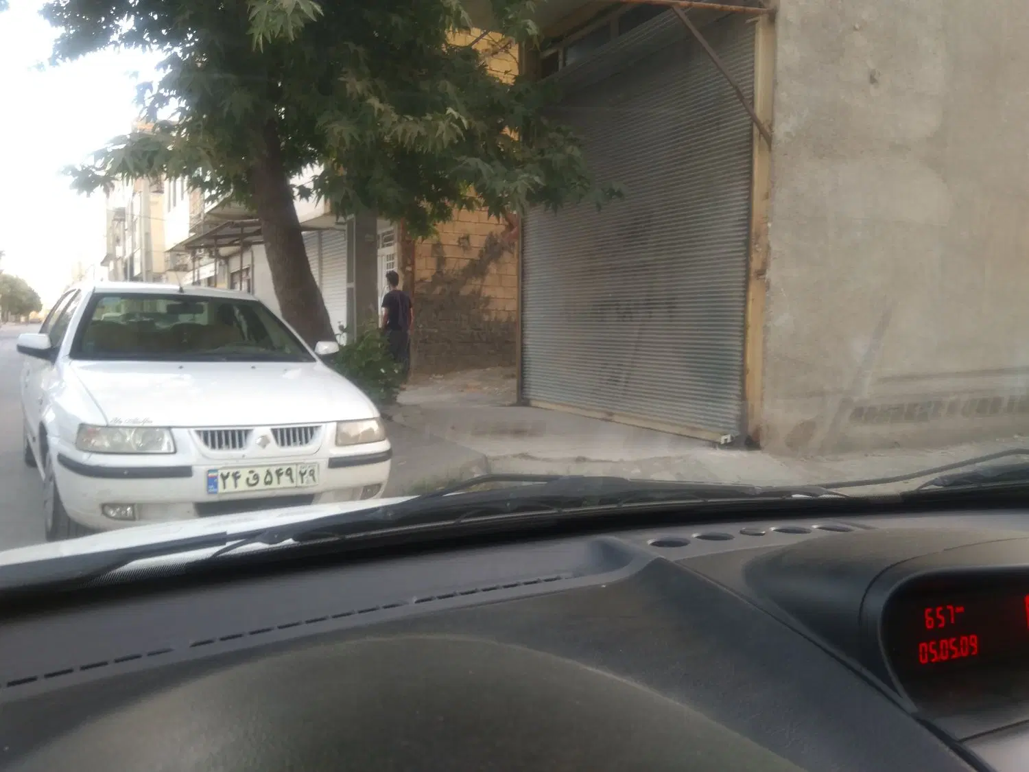 مغازه 24 متری در شهرک اتوبوس رانی