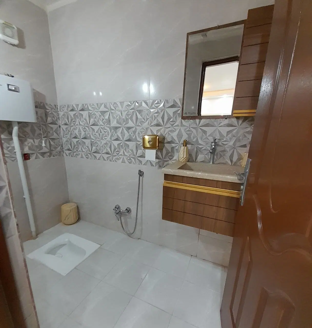 واحد۸۴متری درنصیرشهر