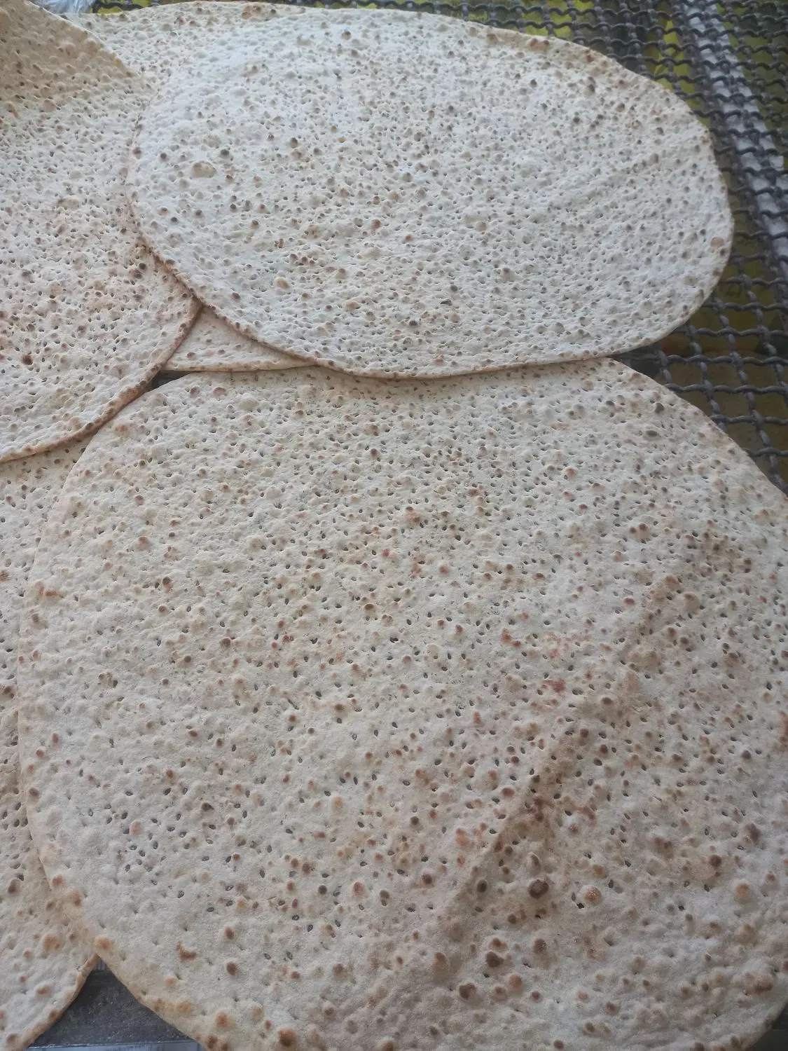 اجاره دار نانوایی آزاد پز هستم