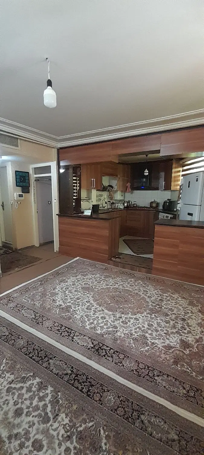 آپارتمان۶۳ متری تک واحدی طبقه اول بلوار کاشانی