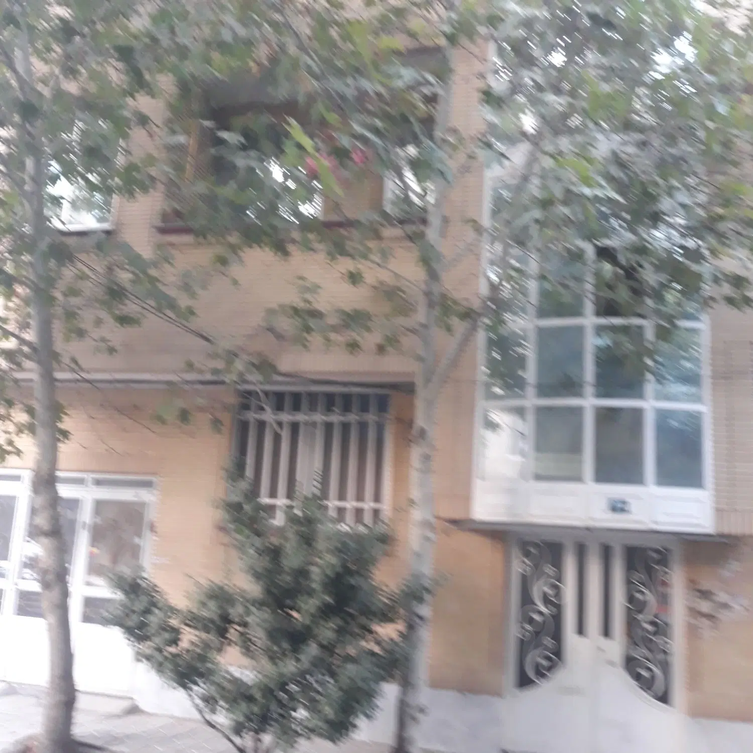 آپارتمان ۶۰ متری  سه راه شریعتی