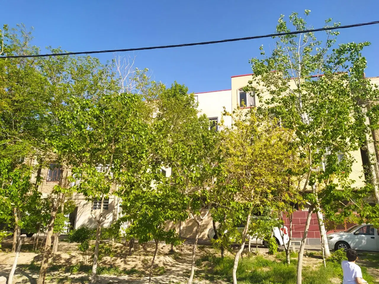 فروش خانه سه طبقه جدا و یک زیر زمین جدا