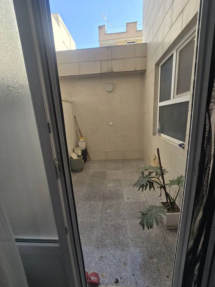 واحد ۱۰۰متری (تهرانسر)