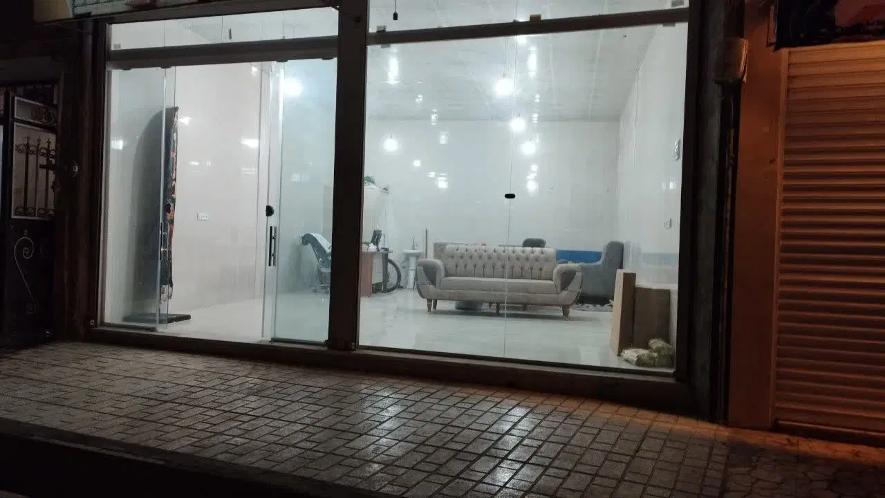 مغازه در بحر خیابان شیرودی