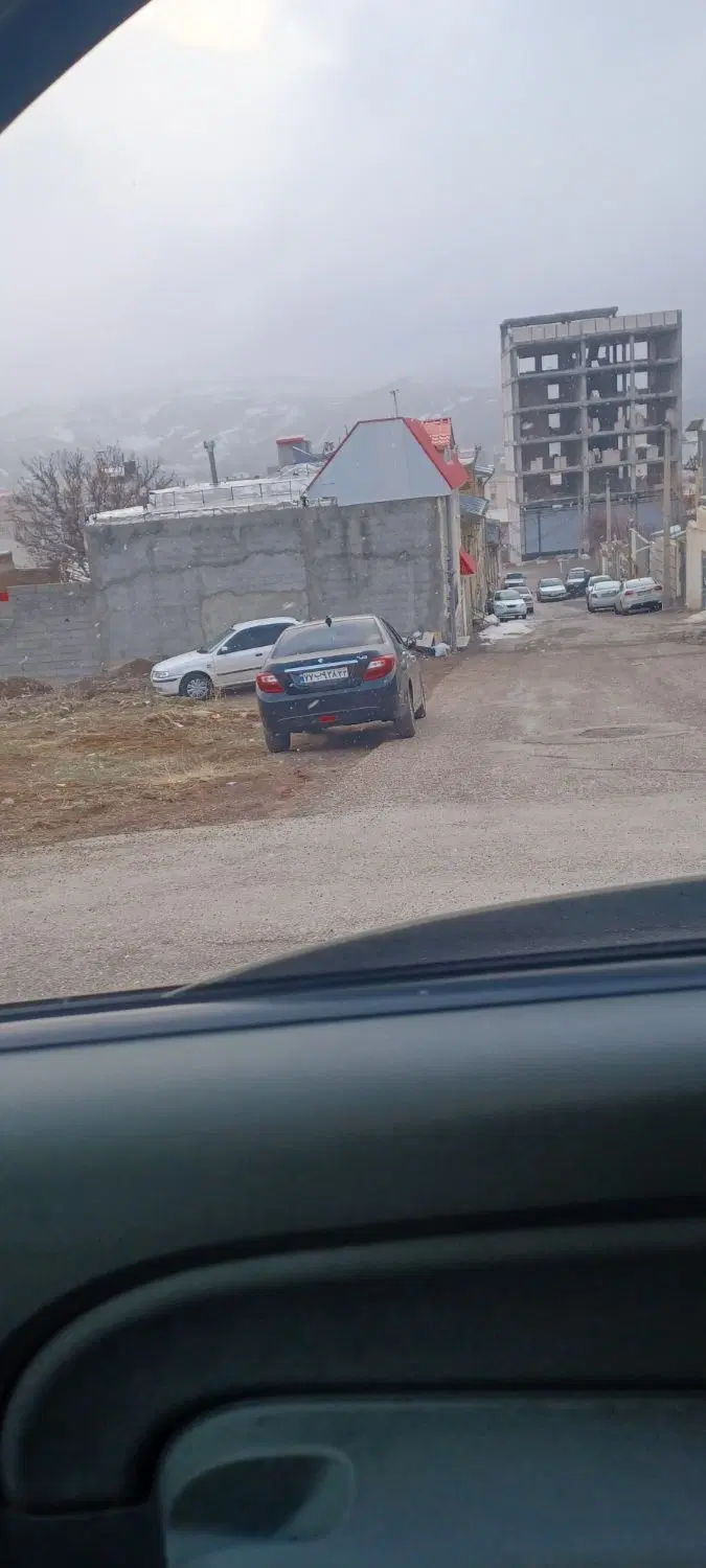 یک قطعه  زمین  مسکونی  ۲۰۰ متر