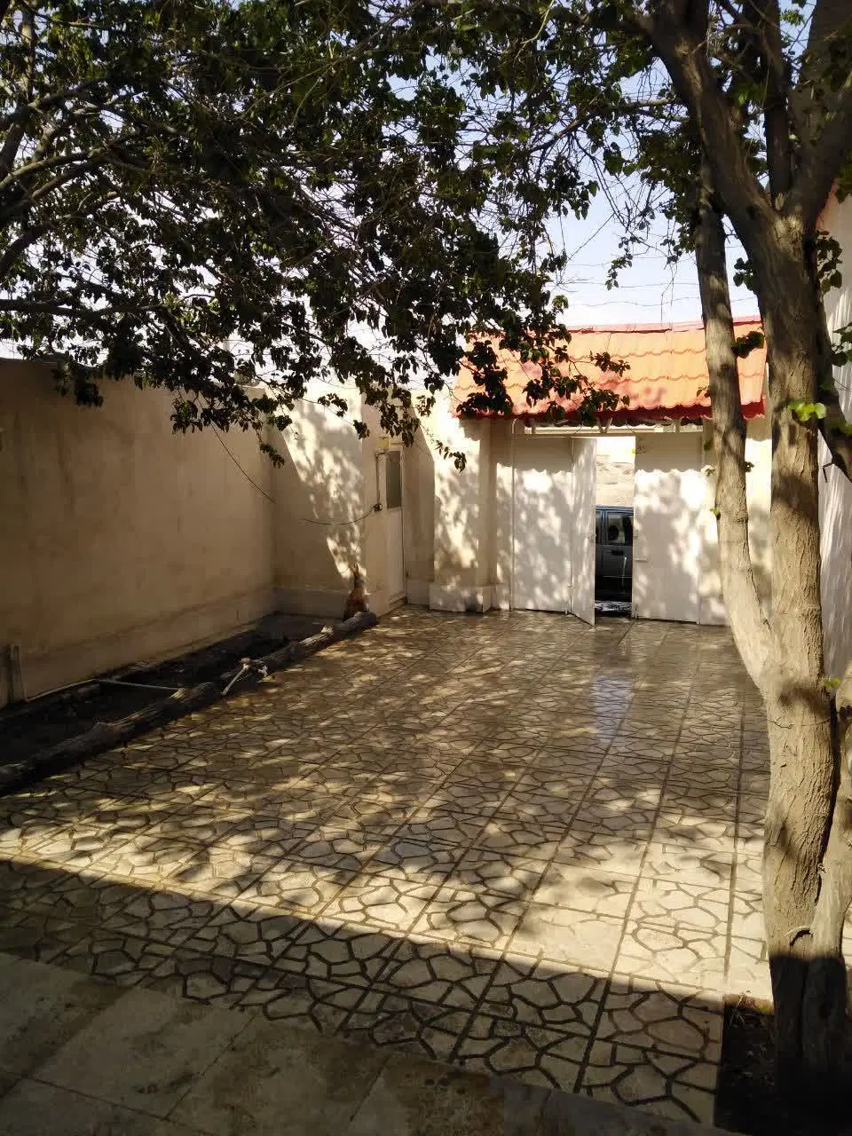 سوله 150 متری و خانه ویلایی با برق 3 فاز