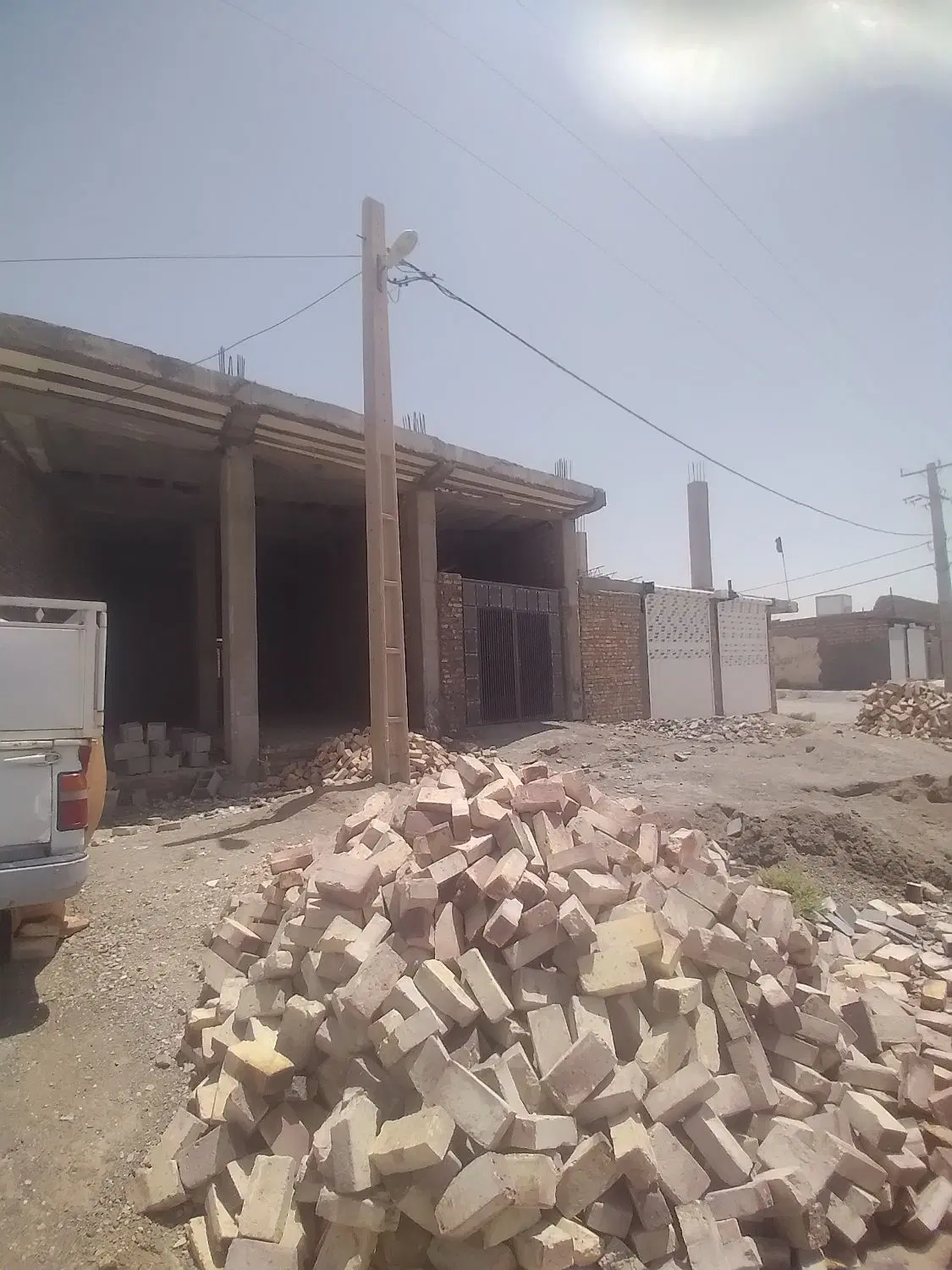 ملک تجاری و ...مسکونی در عباس اباد لب خیابون