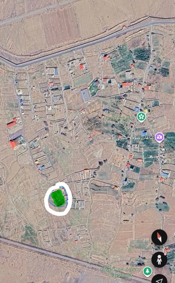 زمین دیوار کشیده شده ۱۶۰۰ متر مربع
