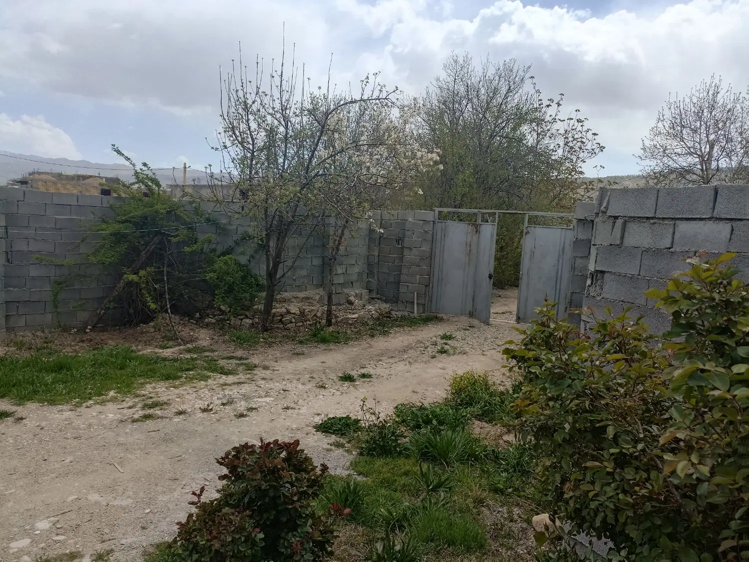 خانه فروشی در موردراز وسطی