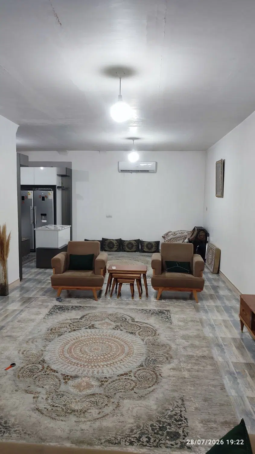 سه طبقه خانه یکجا،