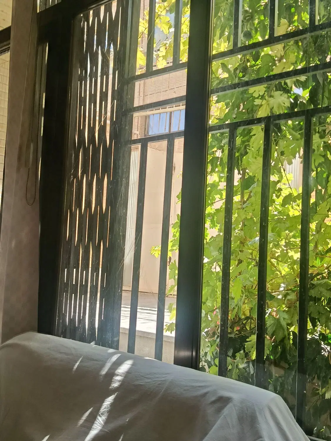 آپارتمان طبقه اول