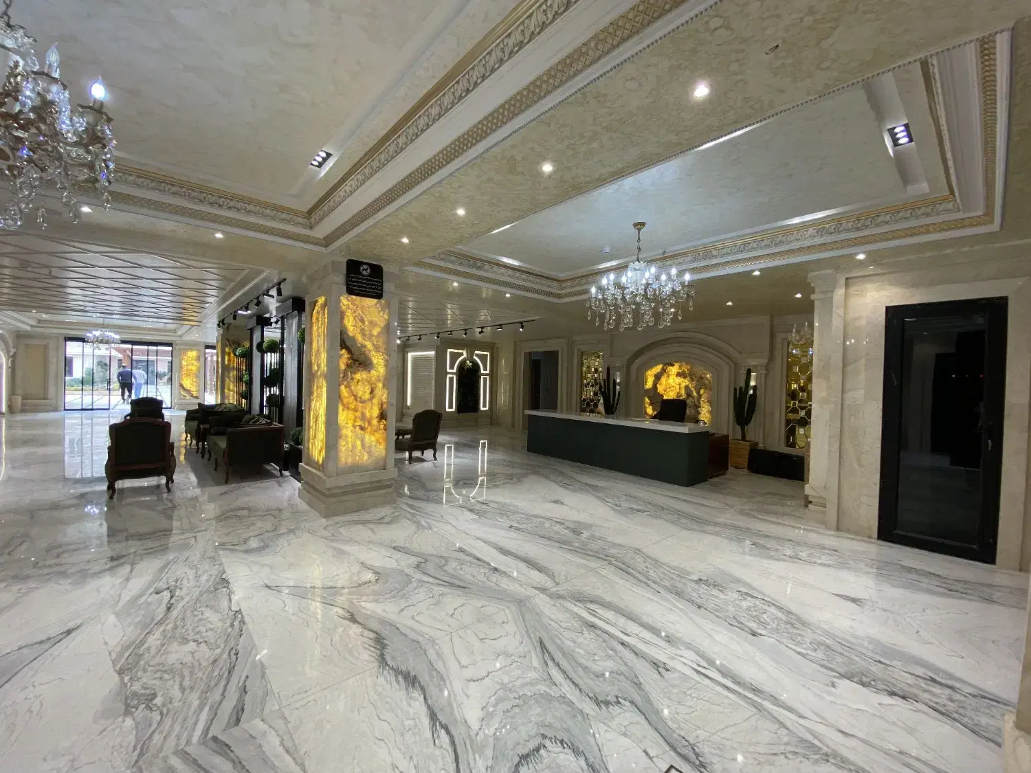 واحد در عمارت رامبد 12 با موقعیت بهتر از شاخه اصلی
